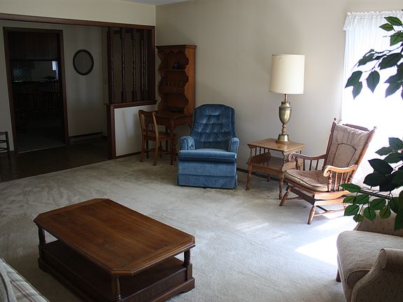 3rd image of 1633 E 4th St #2