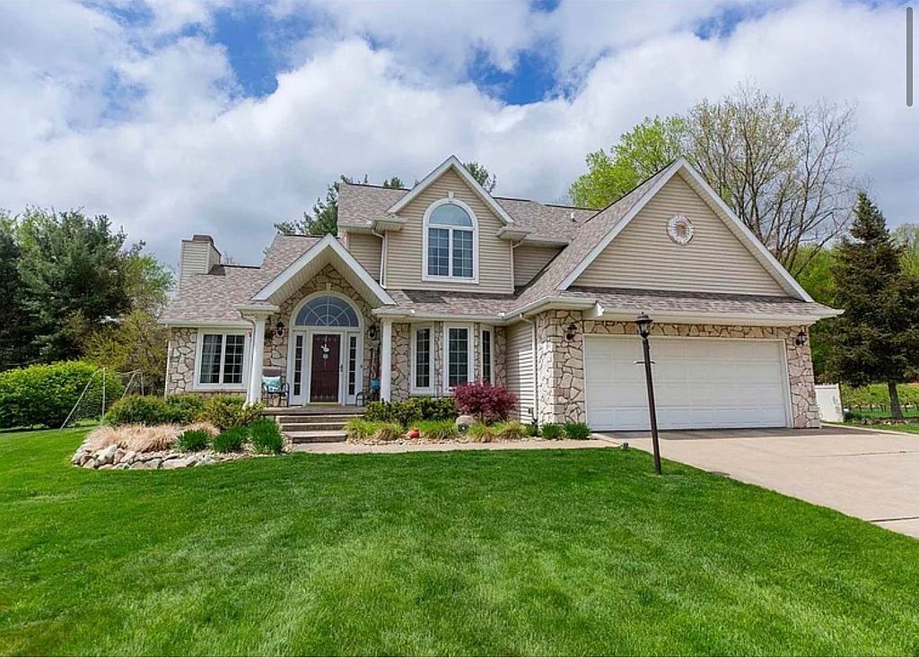 68095 Telegraph Ct - Property Image