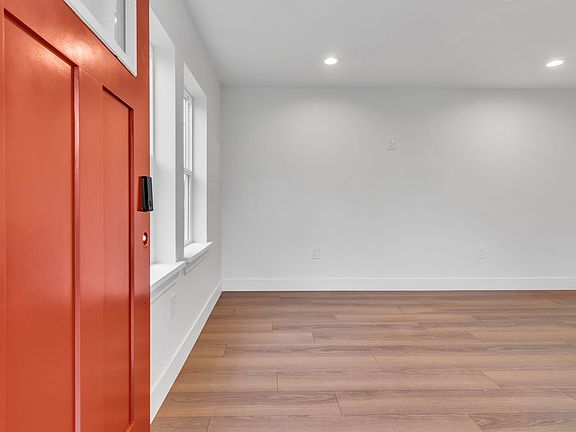 5th image of 4700 65th St #4712