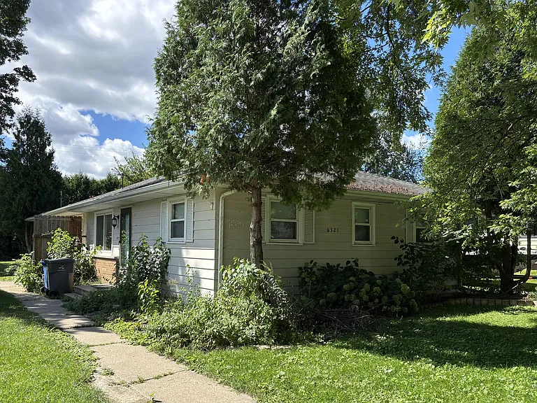 6321 Roselawn Ave — Photo 1