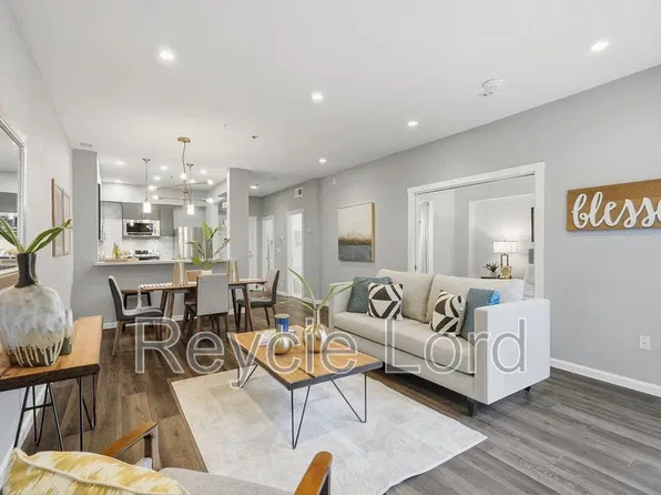 97 E Saint James St APT 26, San Jose, CA 95112