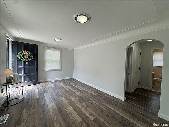 2nd image of 2452 Earlmont Rd