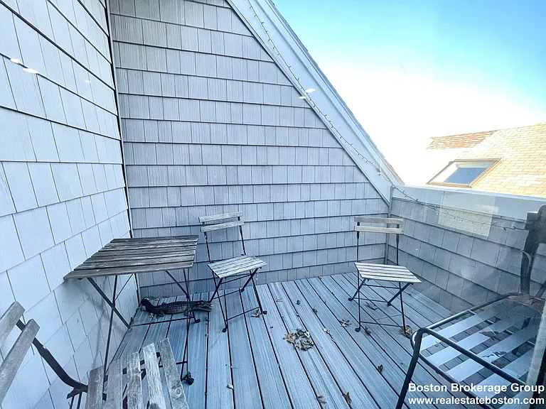 23 Iroquois St — Photo 16