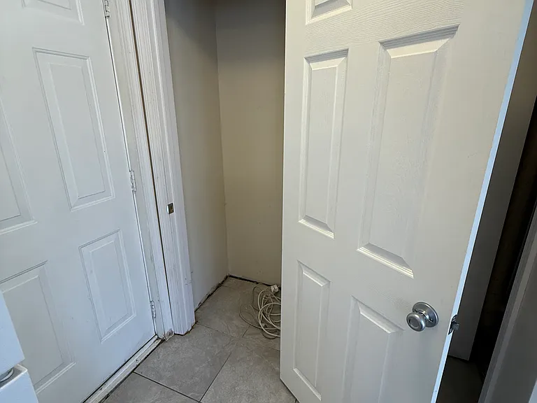 2 Flanders Ct #1 — Photo 11