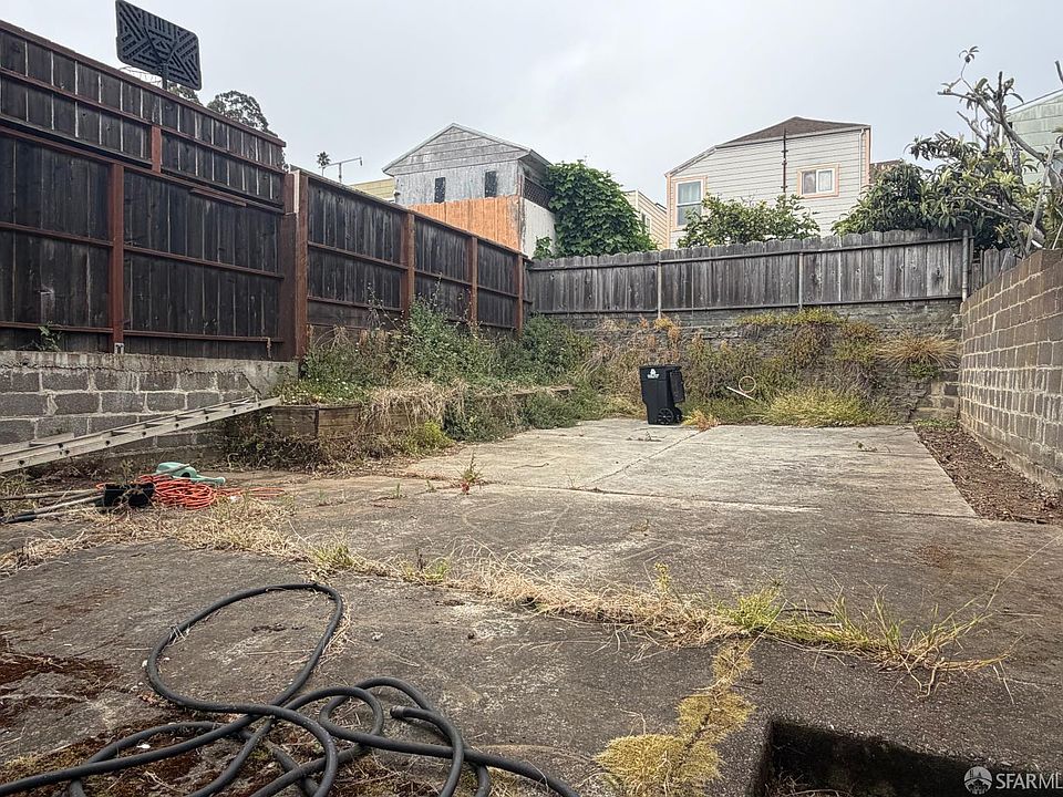 2nd image of 550 Campbell Ave