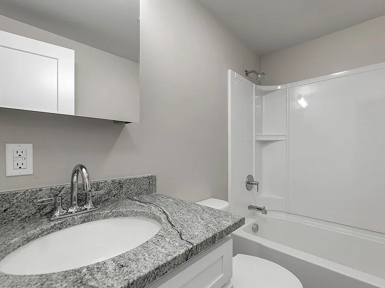 175 Pleasant St #2A — Photo 7