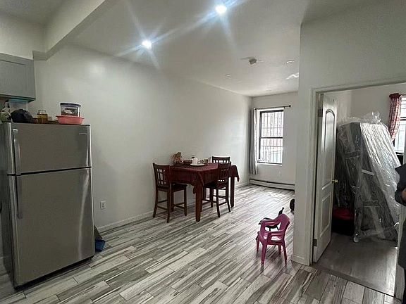 4th image of 3242 Fulton Street