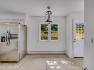 1210 Monroe Ave, Dunmore, PA 18509