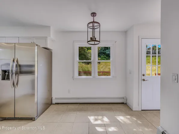 1210 Monroe Ave, Dunmore, PA 18509