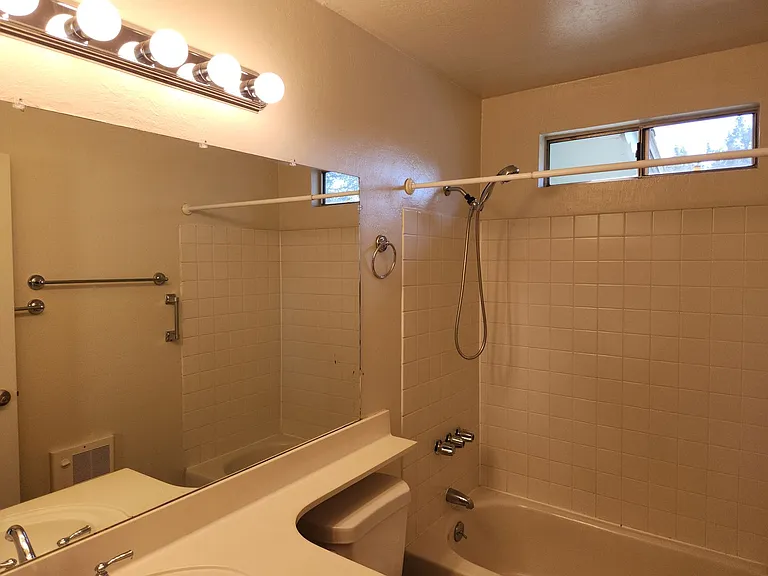 502 N William Tell Cir — Photo 15