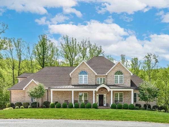 1009 Val Terrace Ct, Forest, VA 24551