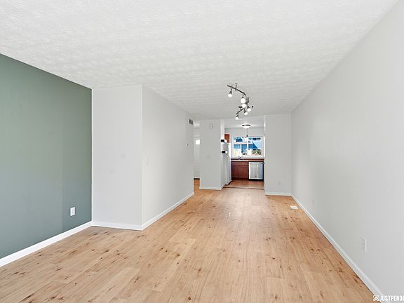 4th image of 1851 Bellevue Loop