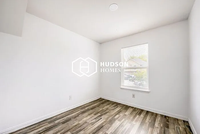 1216 E Powell Ave — Photo 7