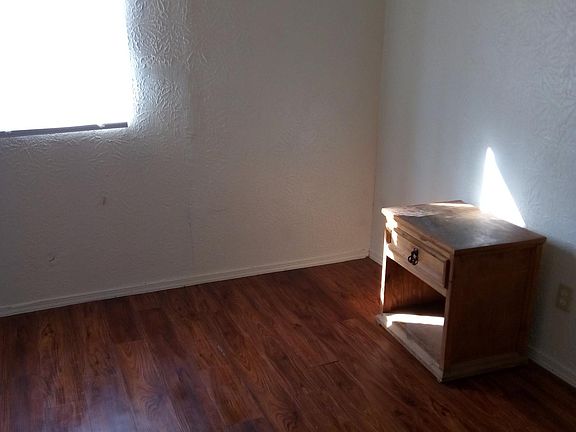 4th image of 1402 NW Taylor Ave