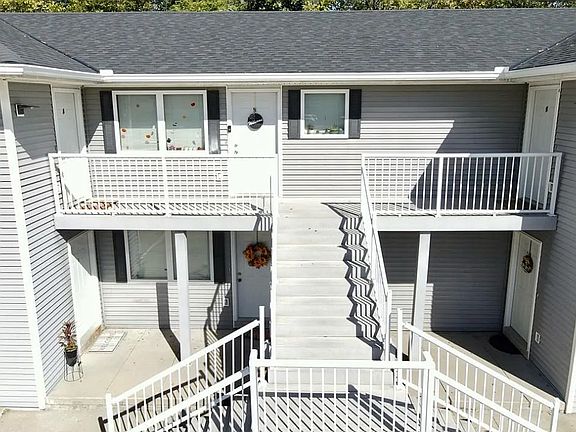 2nd image of 111 W 9th St APT 6