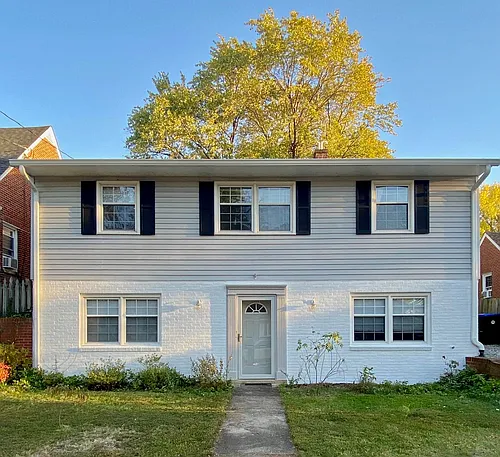 1316A Rowe St Photo 1