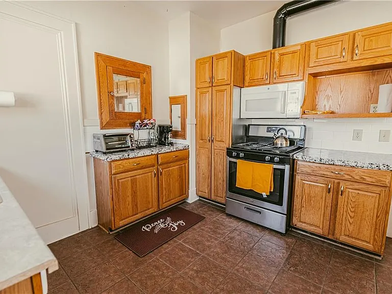 122 E Henrietta Rd — Photo 7