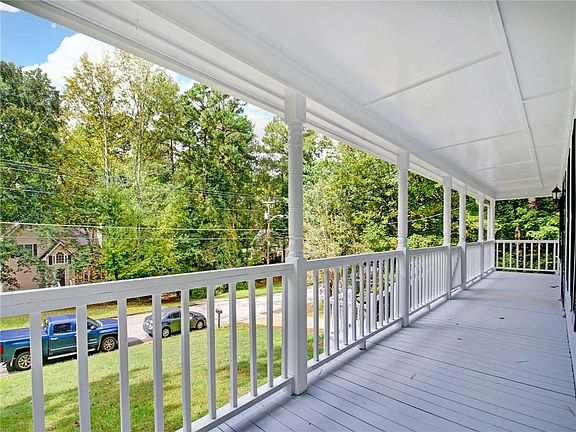 5th image of 1838 Independence Dr