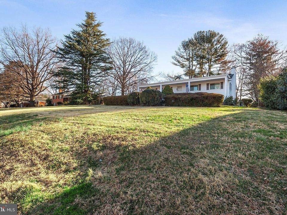 1st image of 1225 Somerset Dr