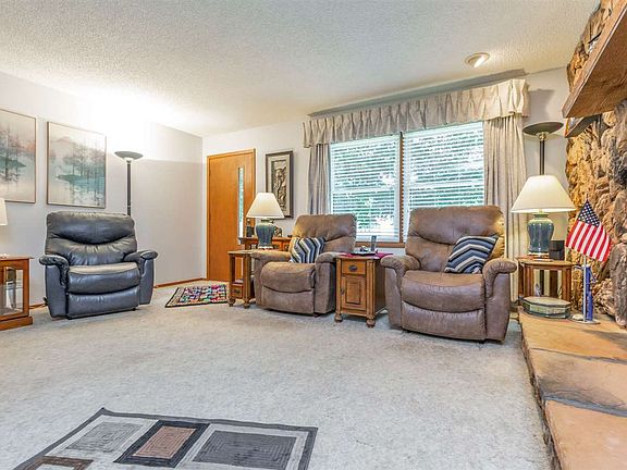 3rd image of 109 Shirley Ave