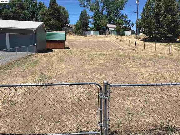 4th image of 726 Sierra St