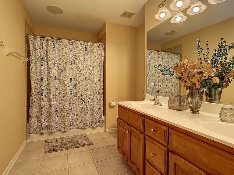 26025 Whispering Woods Cir — Photo 30