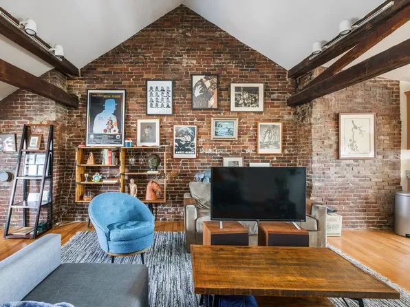 100 Park St #8, Portland, ME 04101