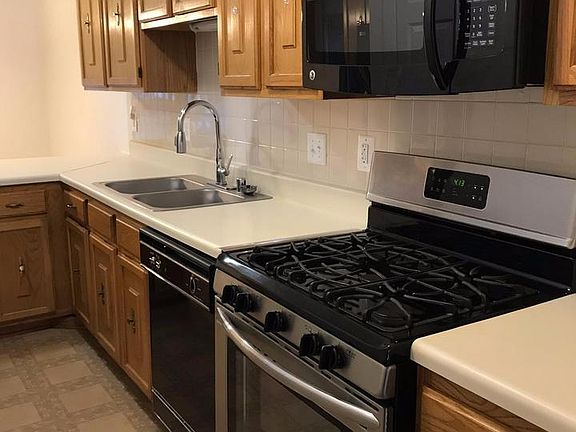 3rd image of 6132 Trident Ln