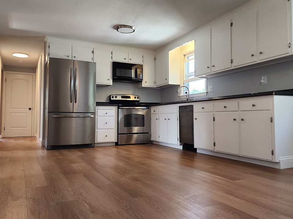 1st image of 52 Hutchinson St #2