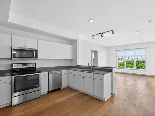 400 Herron Dr APT 421, Nashville, TN 37210