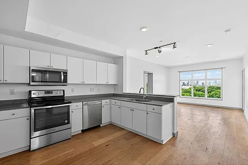 400 Herron Dr #21 Photo 1