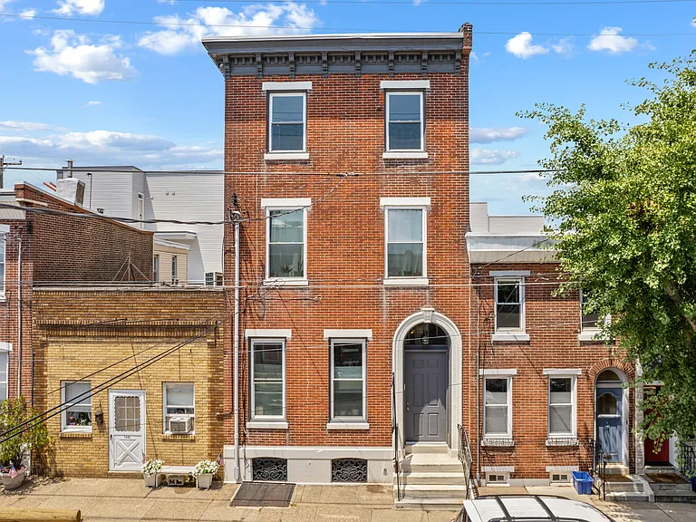 2442 Cedar St #3F — Photo 8
