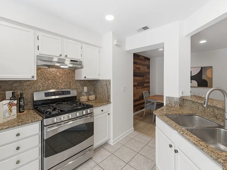 6349 Holly Gillingham Ln — Photo 19