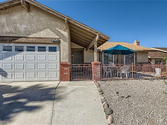 3rd image of 6424 Starcrest Dr