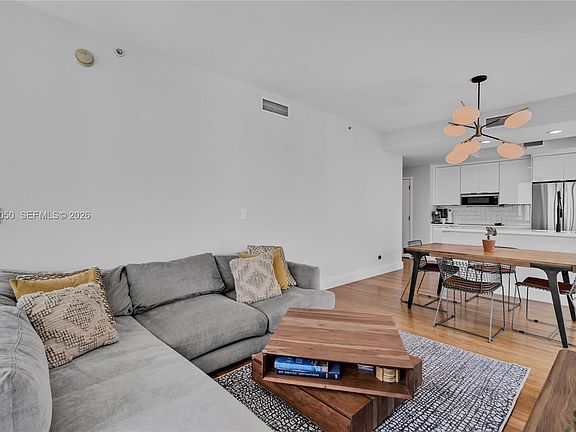 5th image of 888 Biscayne Blvd APT 812