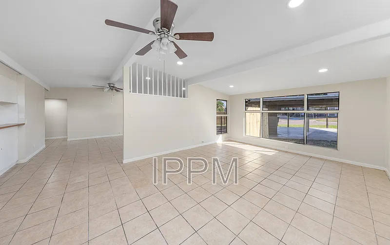 3 bed, 2.0 bath, 1746 sqft, $1,600 — Photo 4
