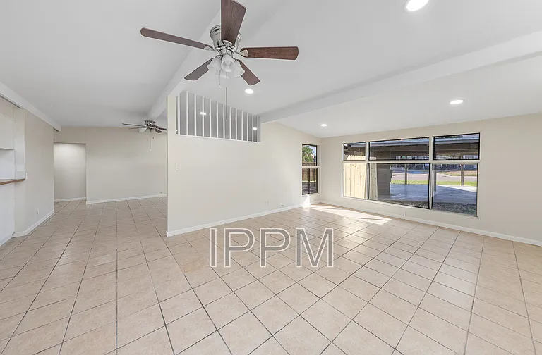 1651 Hamilton St — Photo 4