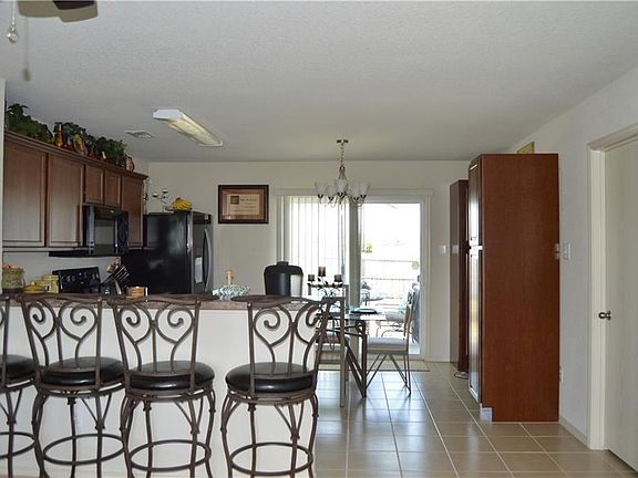 3rd image of 9928 Fressia Ln