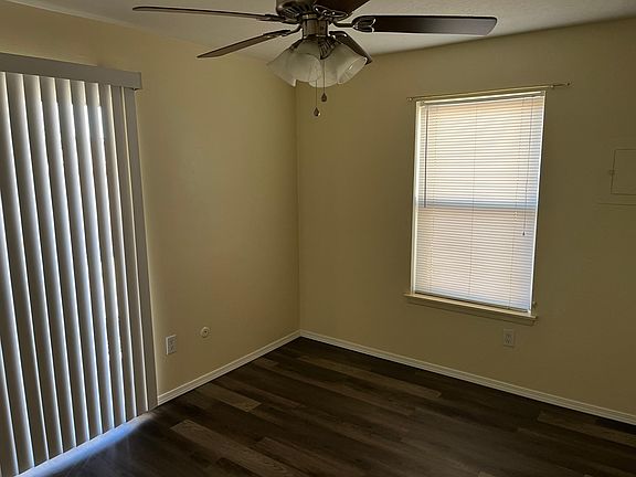 4th image of 1701 Hiawatha Dr NE APT A