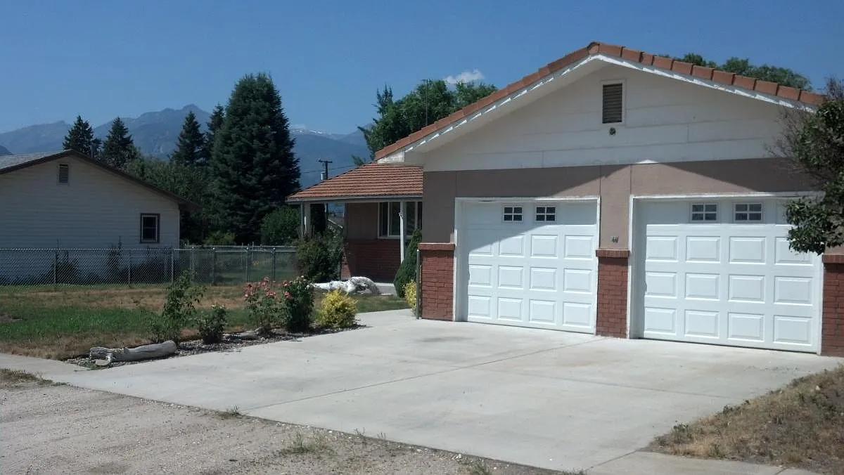 308 6th Street — Photo 2