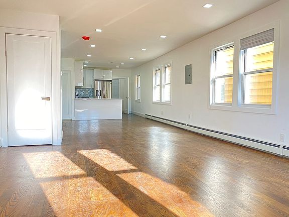 4th image of 13449 161st St