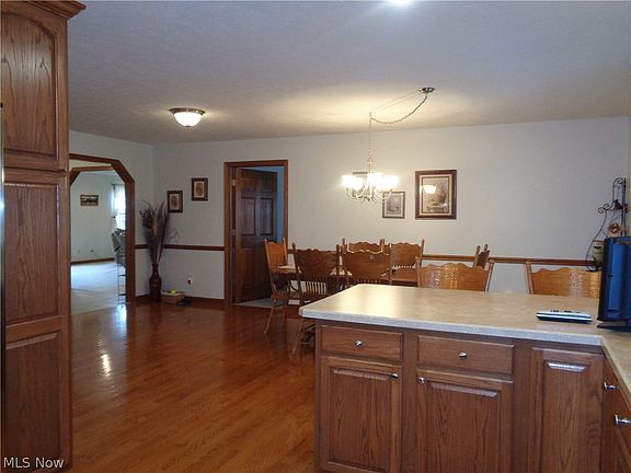 5th image of 44 Cranberry Ln