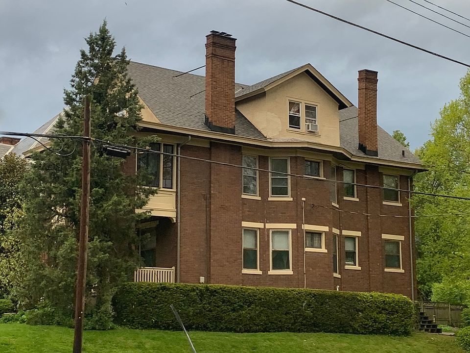 Side view of this presidential district house