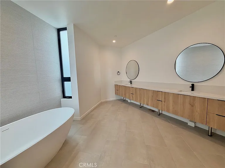249 Seal Beach Blvd — Photo 10