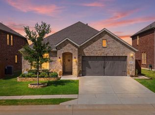 3223 Hunters Glen Dr, Aubrey, TX 76227