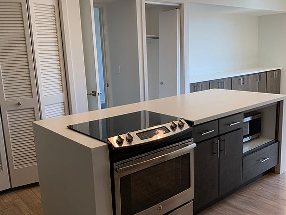 2nd image of 660 E 63rd St Unit 306