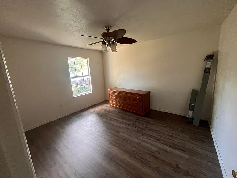 2907 SW 38th Pl — Photo 14