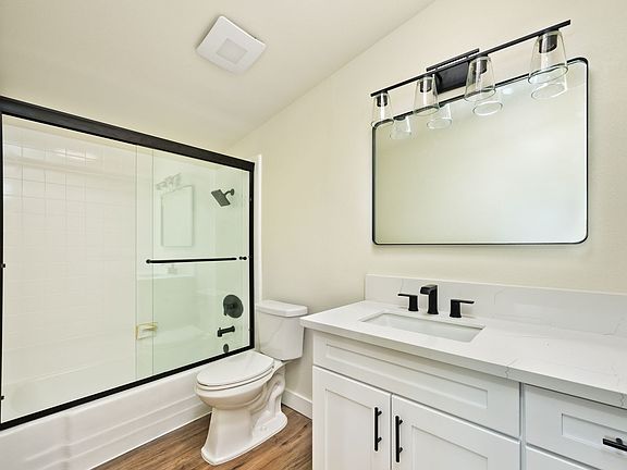 3rd image of 2257 W Carson St #F