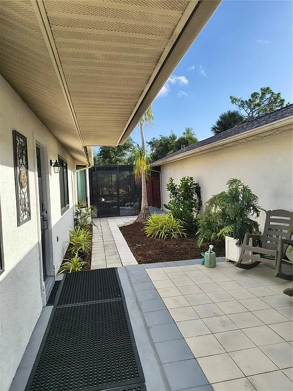 2 bed, 1.5 bath, 972 sqft, $2,650 — Photo 2