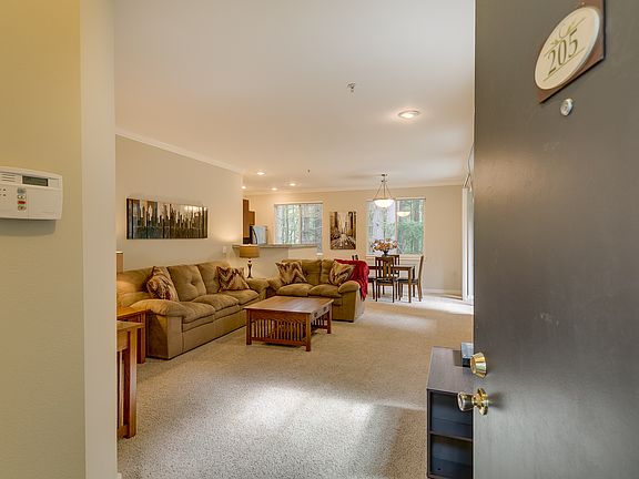 4th image of 25025 SE Klahanie Blvd #205